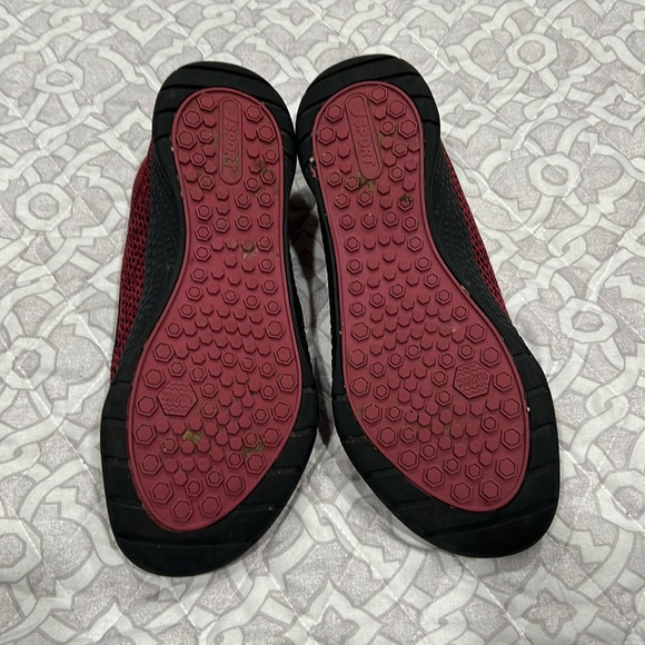 J Sport - Memory Foam slip on all Terra Traction - Picture 6 of 8